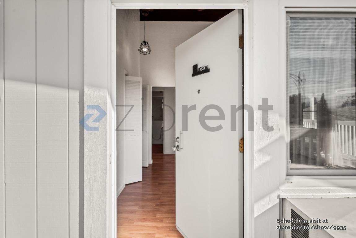 10806 Hubbard Way - Photo 5 of 30