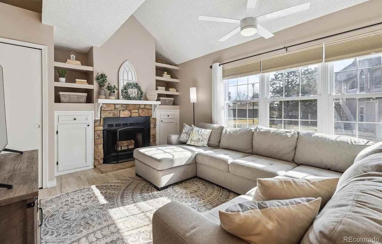 8331 S UPHAM WAY - Photo 3 of 17