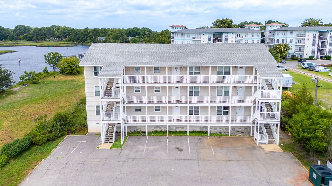 9527 3rd Bay Street - Photo 2 of 21