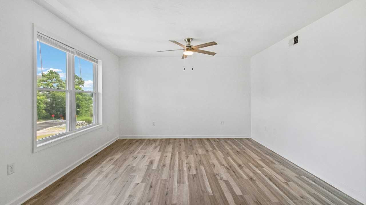 9527 3rd Bay Street - Photo 5 of 21