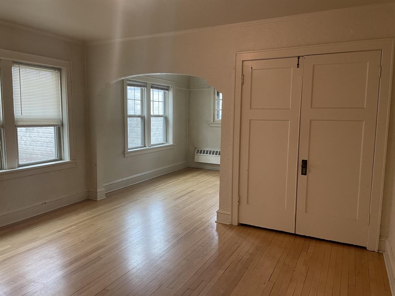 3273 S Kinnickinnic Ave - Photo 6 of 12