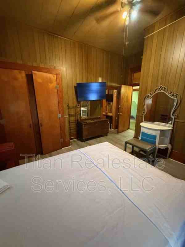 218 W Saint Peter St #7 - Photo 3 of 7