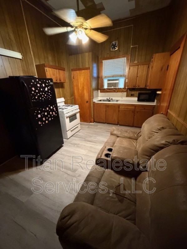 218 W Saint Peter St #7 - Photo 5 of 7