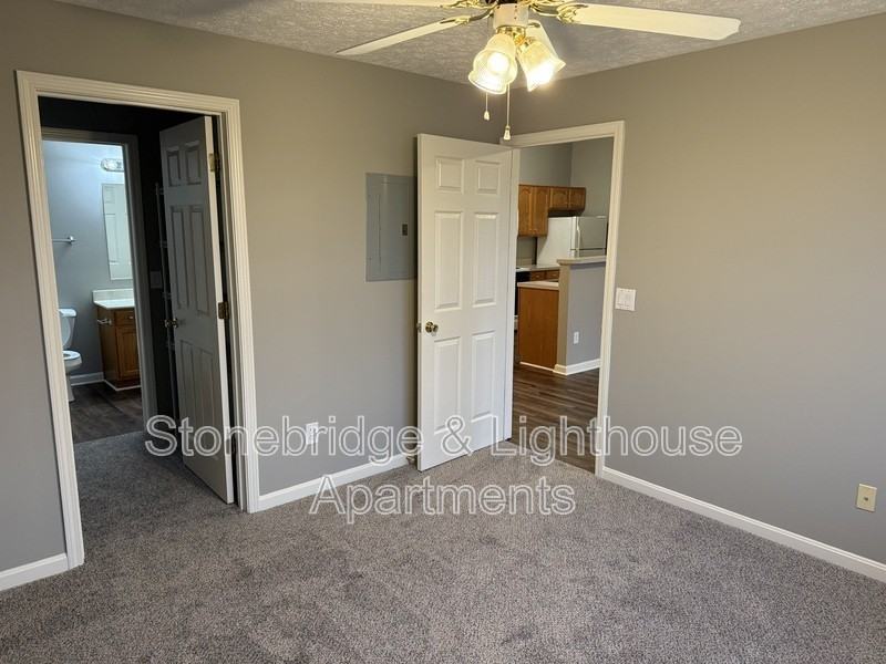 1207 Lighthouse Cv Bldg E - Photo 6 of 11