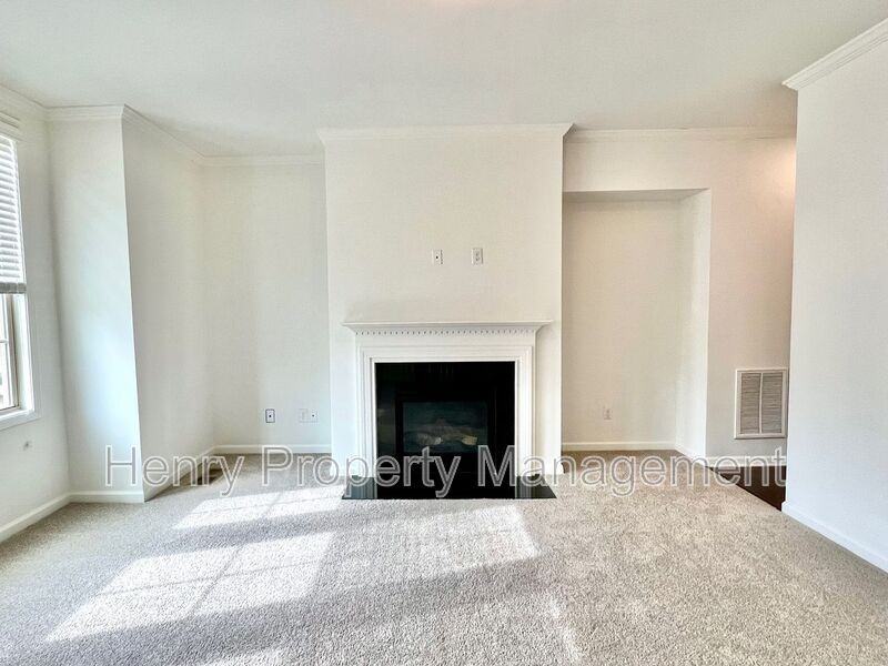 8302 Primanti Blvd - Photo 2 of 23