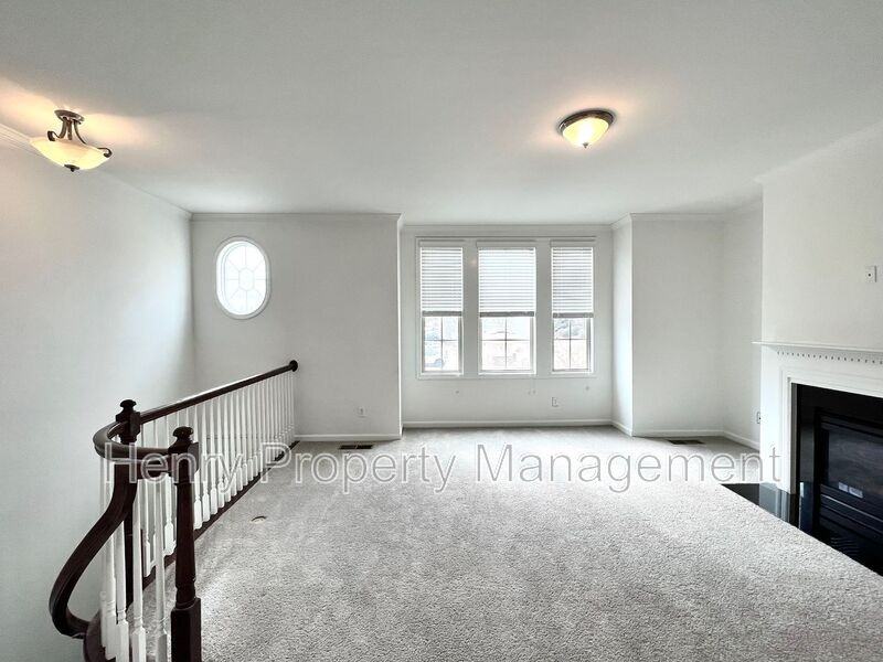 8302 Primanti Blvd - Photo 3 of 23