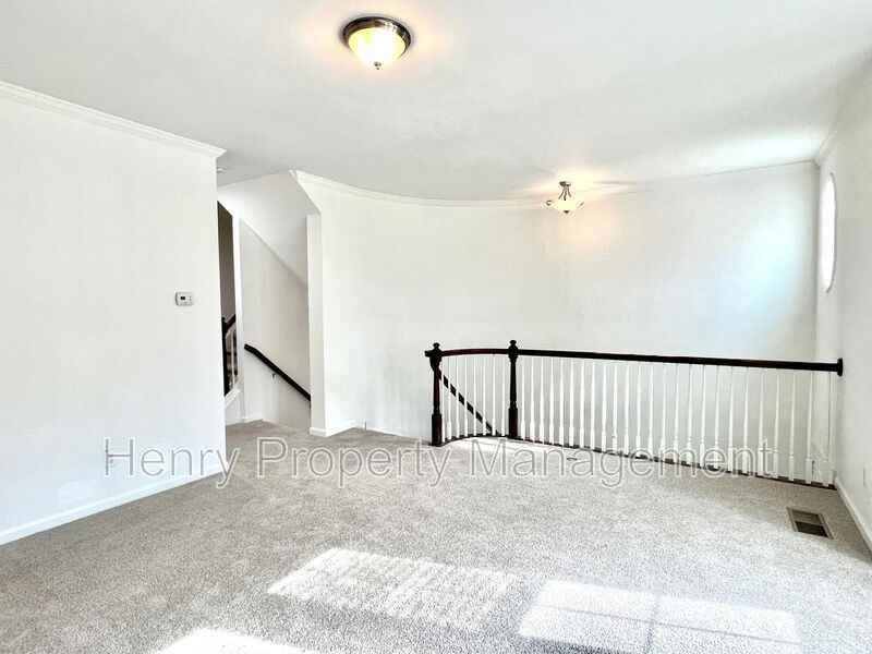 8302 Primanti Blvd - Photo 4 of 23