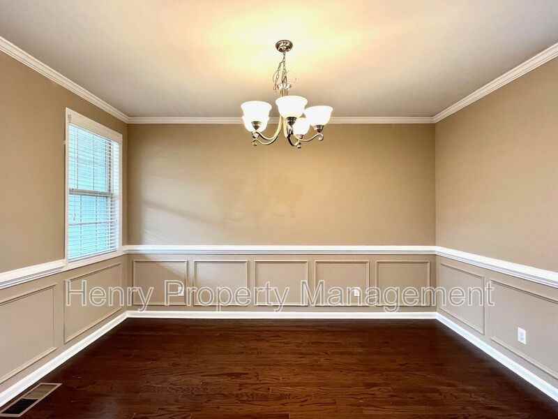 8302 Primanti Blvd - Photo 5 of 23