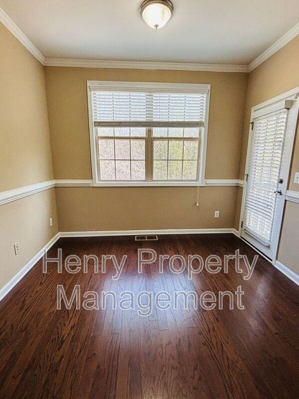 8302 Primanti Blvd - Photo 6 of 23