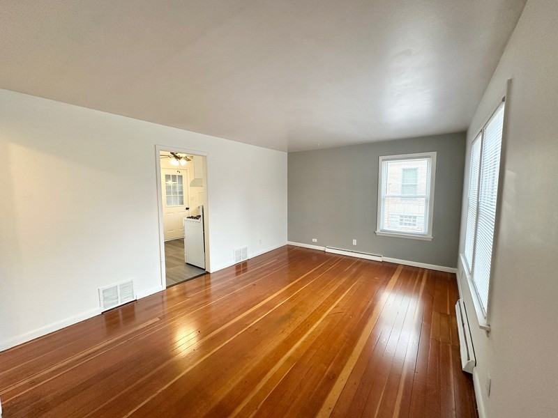 858 Clay St - Photo 3 of 17