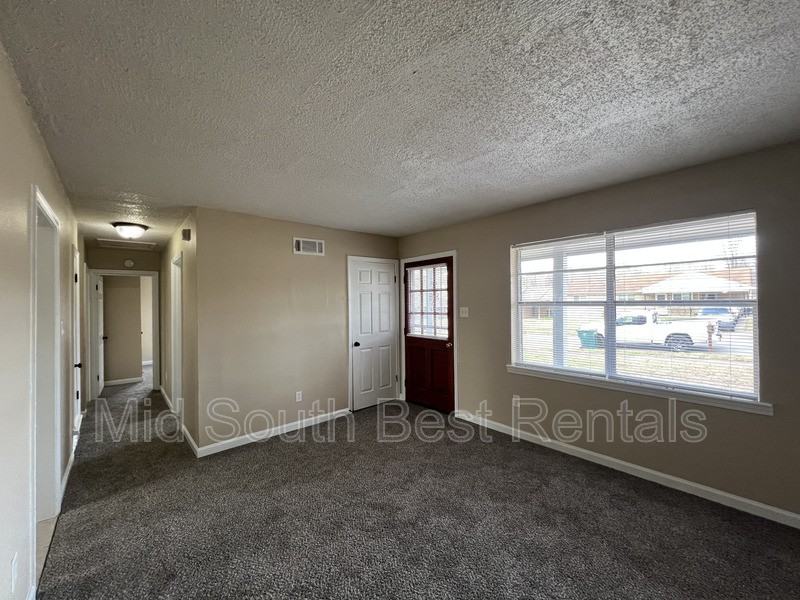 3738 Wolf Trail Dr - Photo 2 of 15