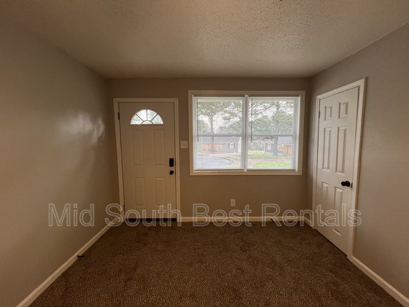 2997 Waynoka Cv - Photo 2 of 12