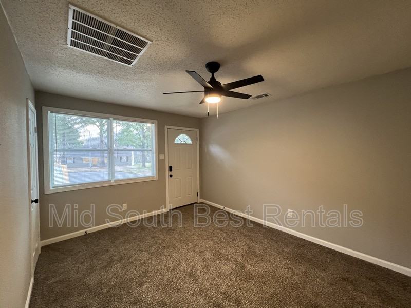 2995 Waynoka Cv - Photo 2 of 12