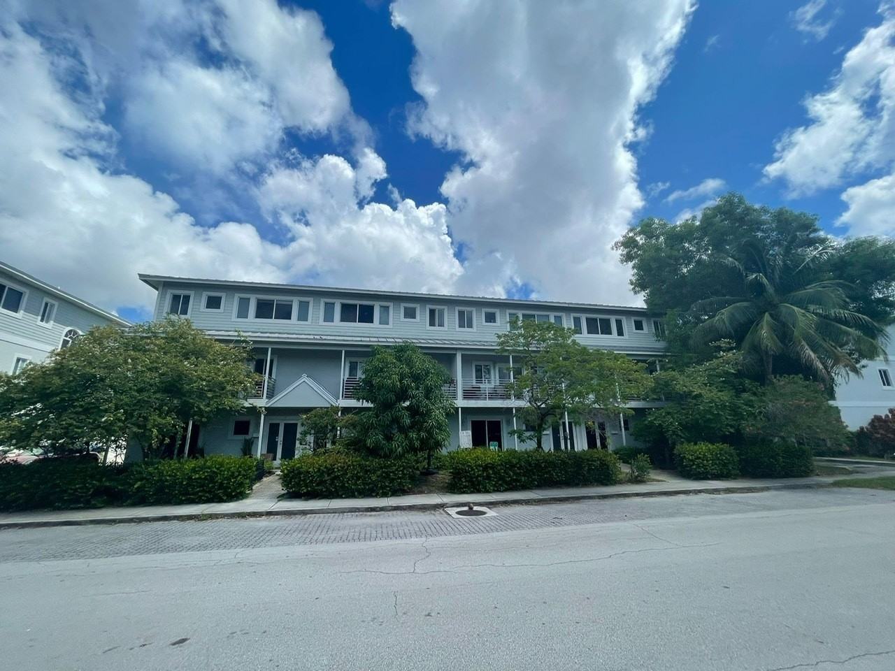 603-605-609-611 NE 28TH ST - Photo 2 of 19