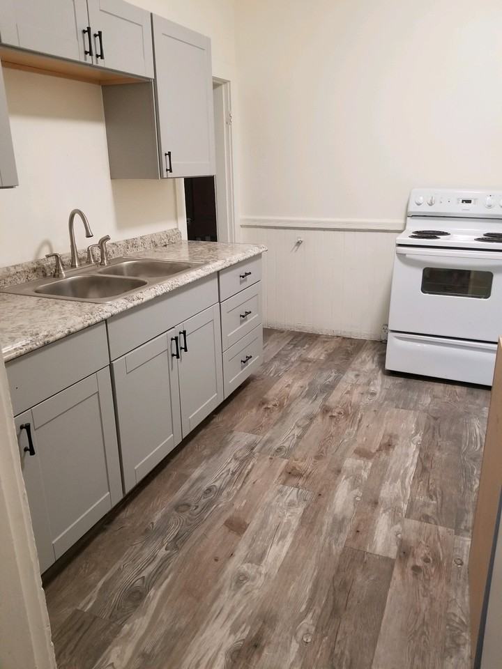 10 North Touchet Street - Photo 3 of 20