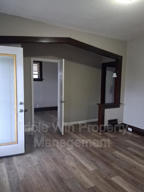 4891 Hummelsheim Ave - Photo 7 of 39