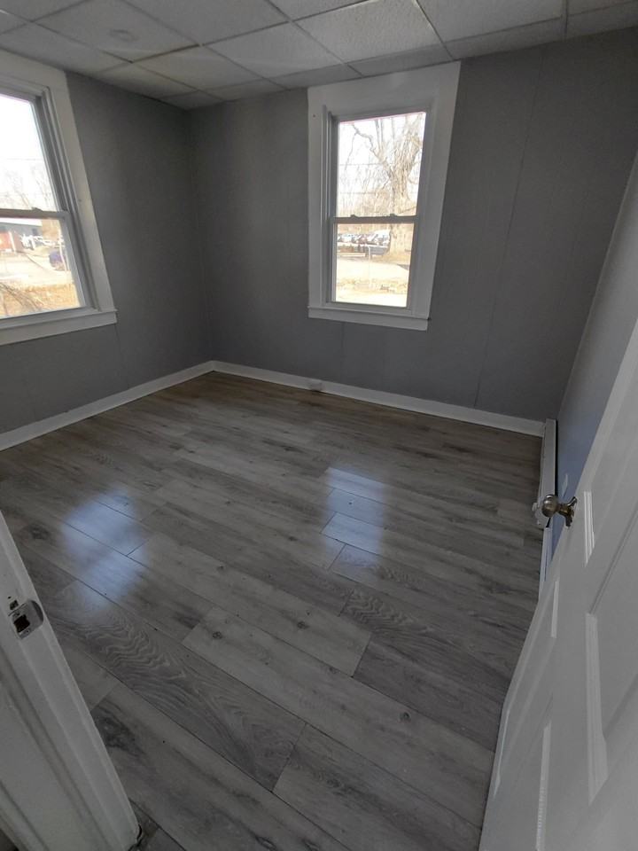 204 North Hamilton Street - Photo 3 of 5