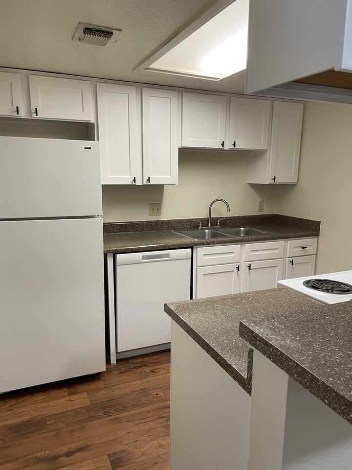 Villages on Sunset - Photo 4 of 50