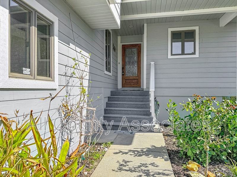 1007 S Pointe Alexis Dr - Photo 2 of 50