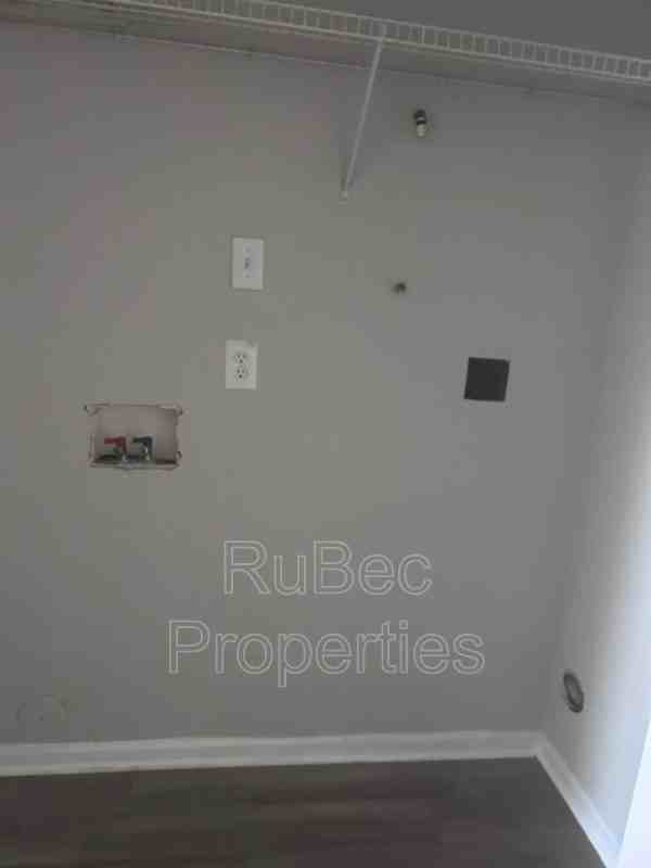 5380 Esther Ln - Photo 3 of 13