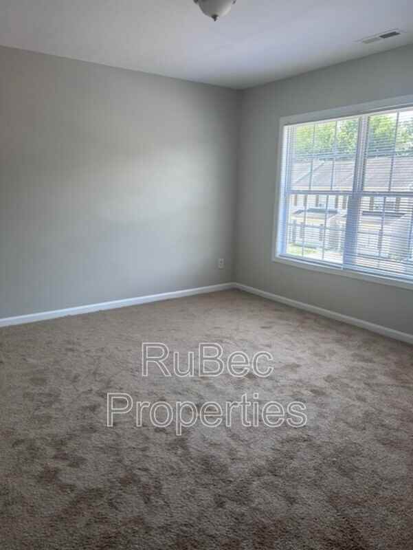 5380 Esther Ln - Photo 7 of 13