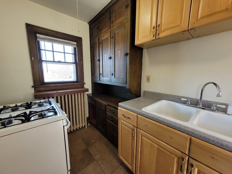 426 S Quincy St - Photo 3 of 8