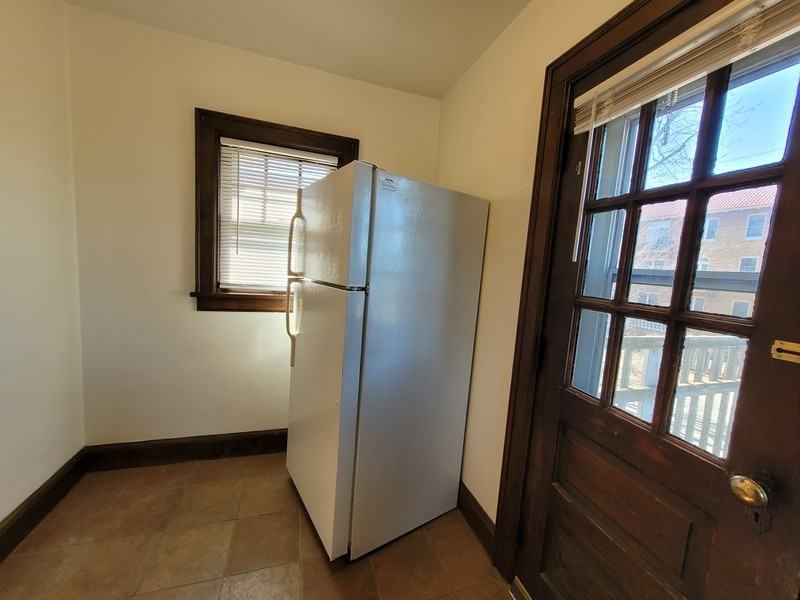 426 S Quincy St - Photo 5 of 8