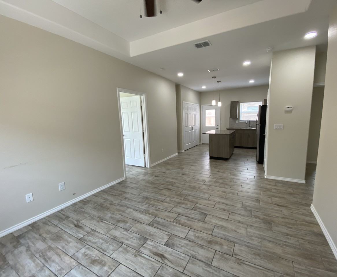 Hiawatha Apartments - Photo 3 of 6