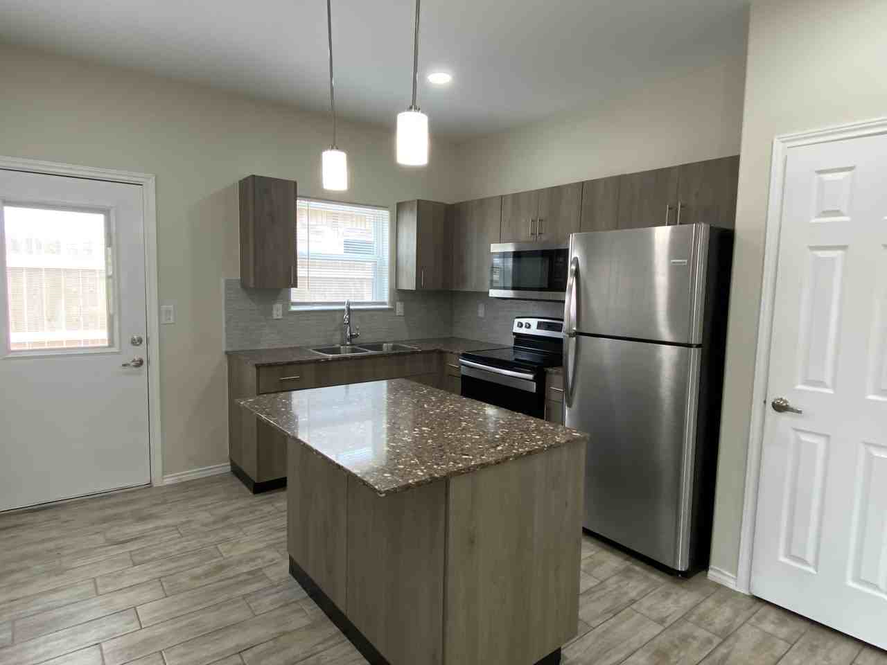 Hiawatha Apartments - Photo 4 of 6