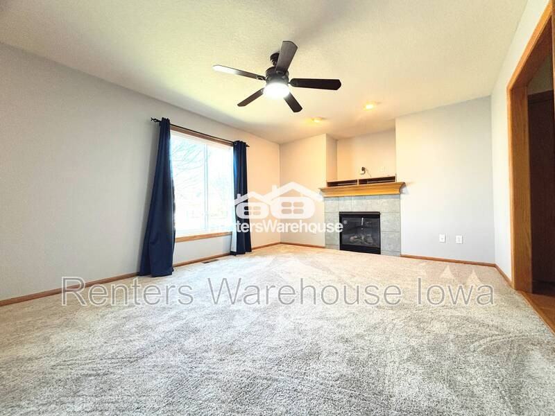 330 Ne Cardinal Ln - Photo 6 of 32