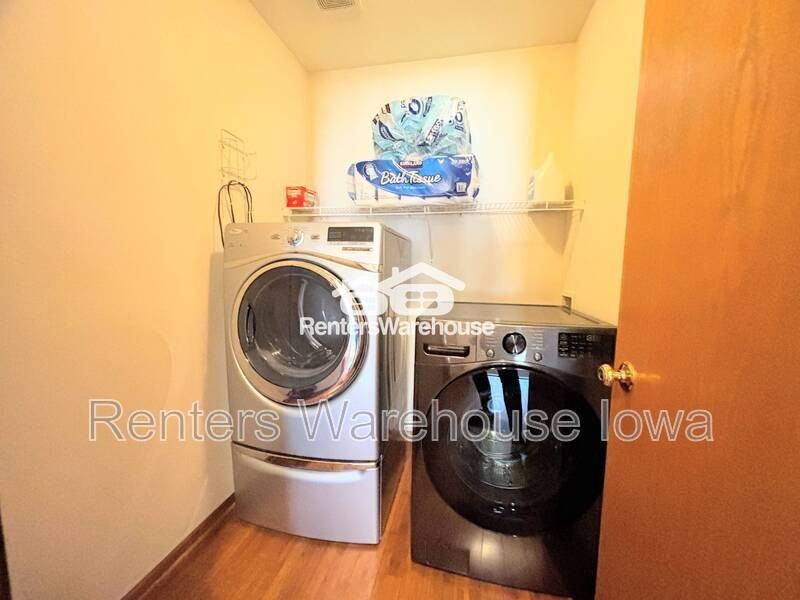 330 Ne Cardinal Ln - Photo 7 of 32