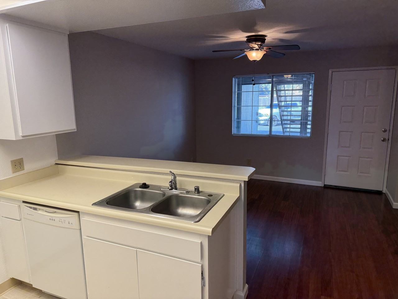 Russell Court Apartments - Photo 3 of 13