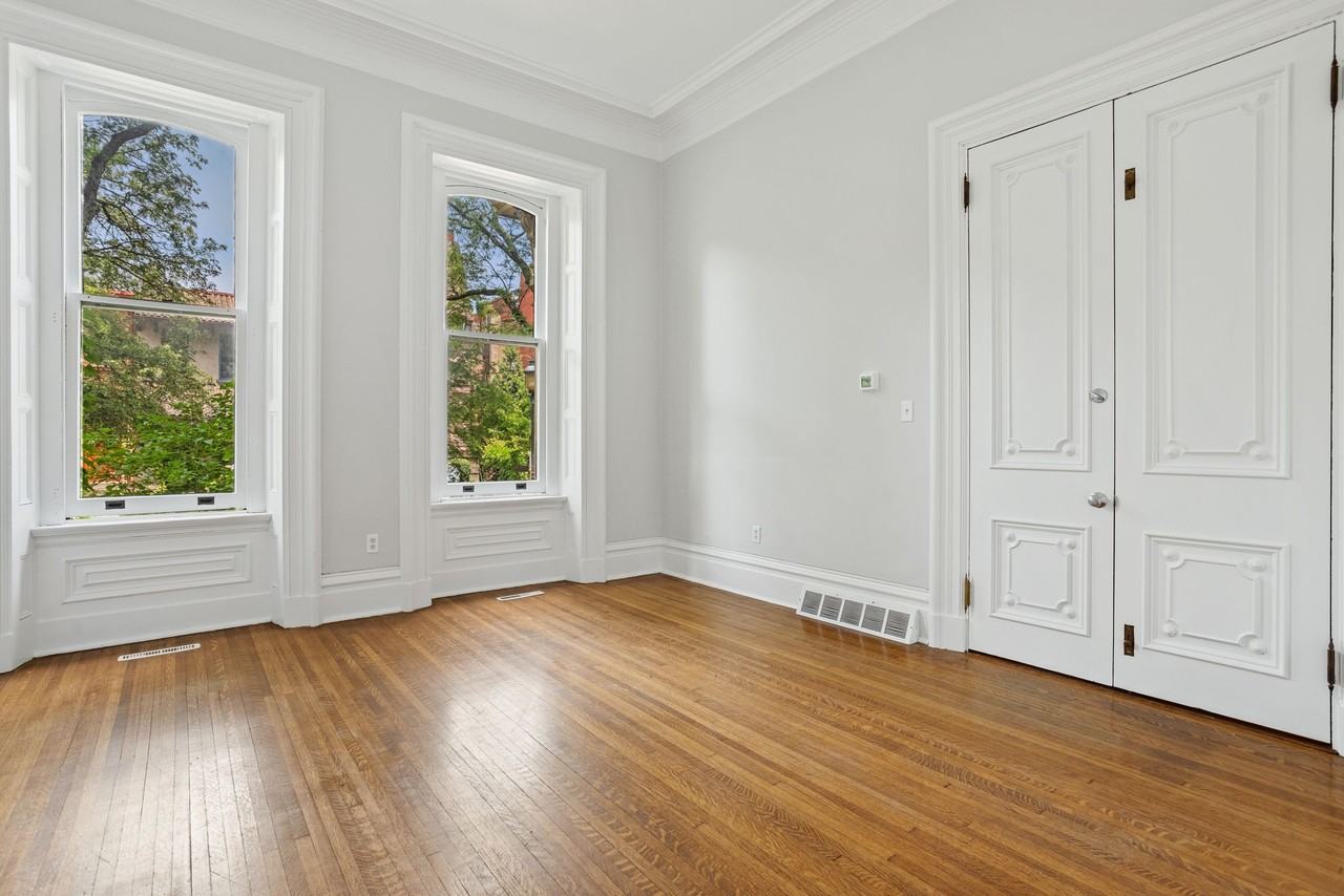 841 North Lincoln Avenue - Photo 5 of 16