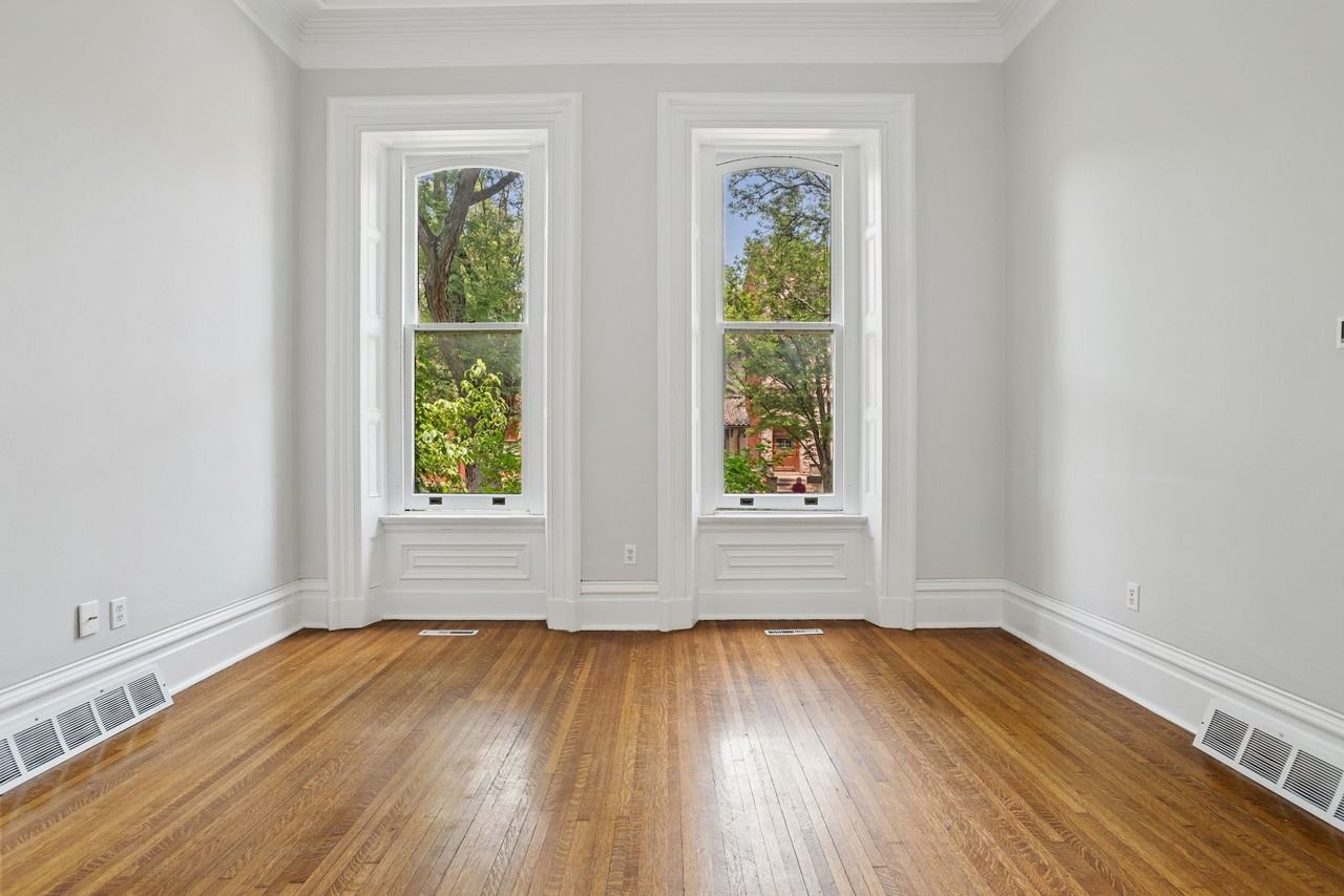 841 North Lincoln Avenue - Photo 6 of 16