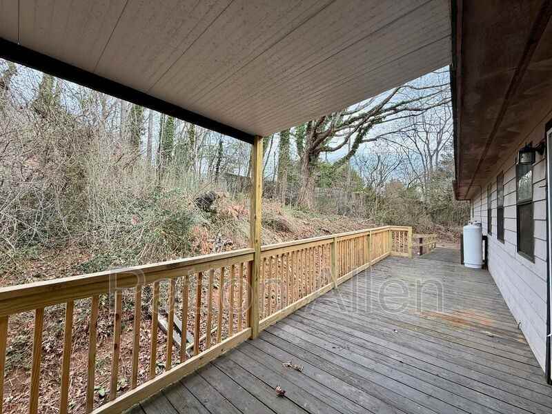 131 Upper Grassy Branch Rd - Photo 2 of 28