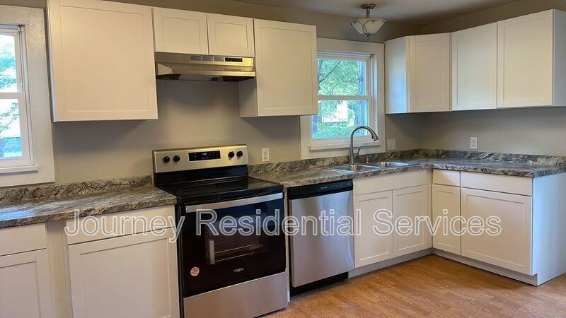 539 W Weatherspoon St - Photo 3 of 16