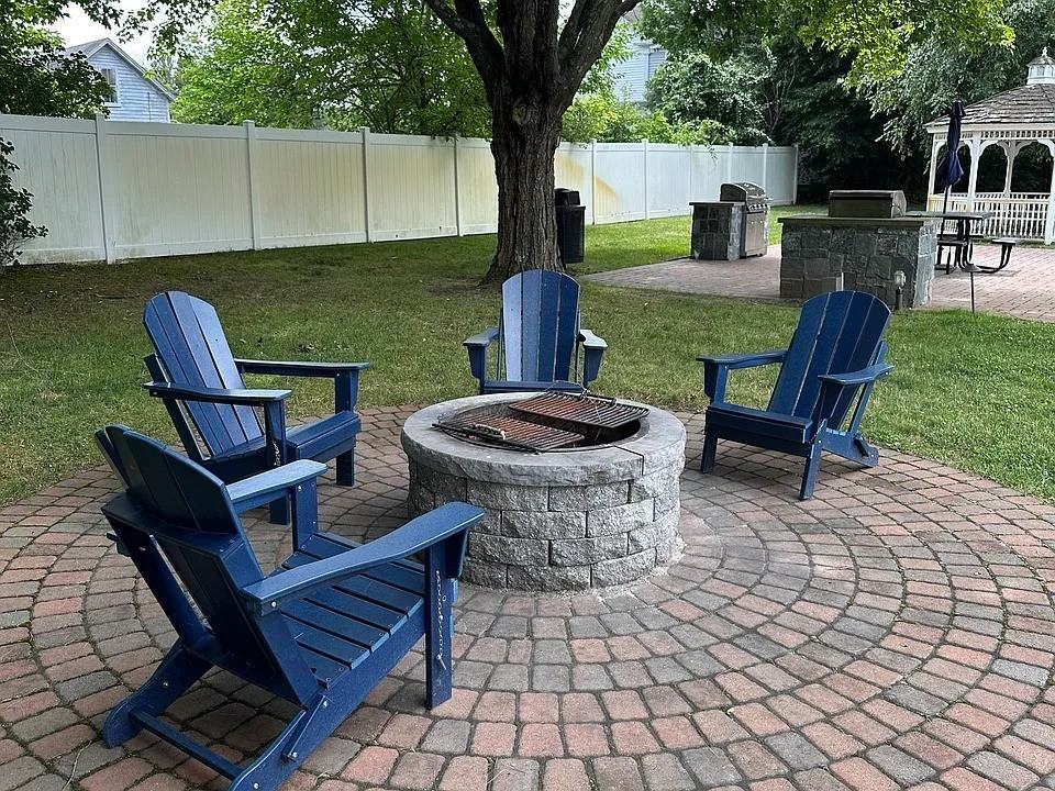 1-14 Iris Court - Photo 2 of 13