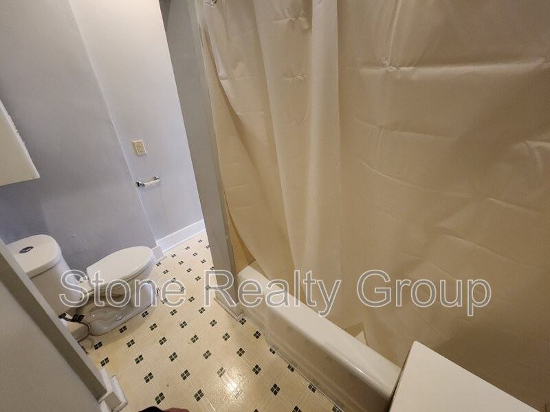 1527 Ohio St #2 - Photo 6 of 7