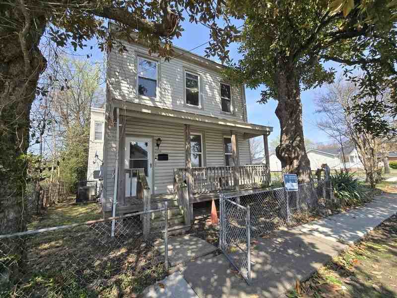 1718 N 22nd St - Photo 3 of 19