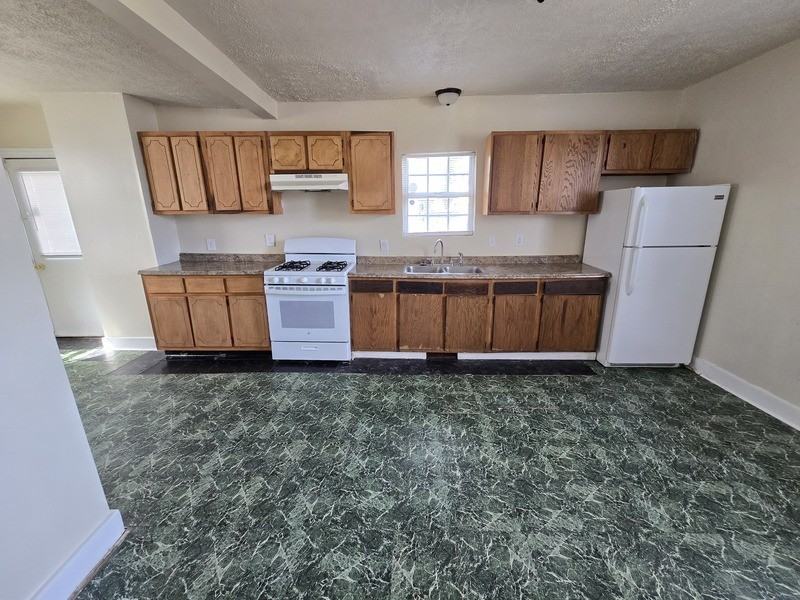 1718 N 22nd St - Photo 7 of 19