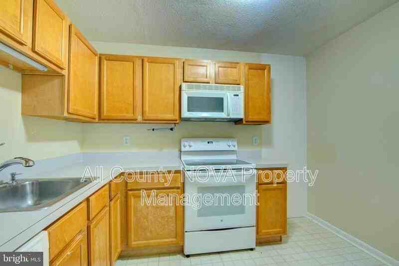 613 Center St #T2 - Photo 4 of 20