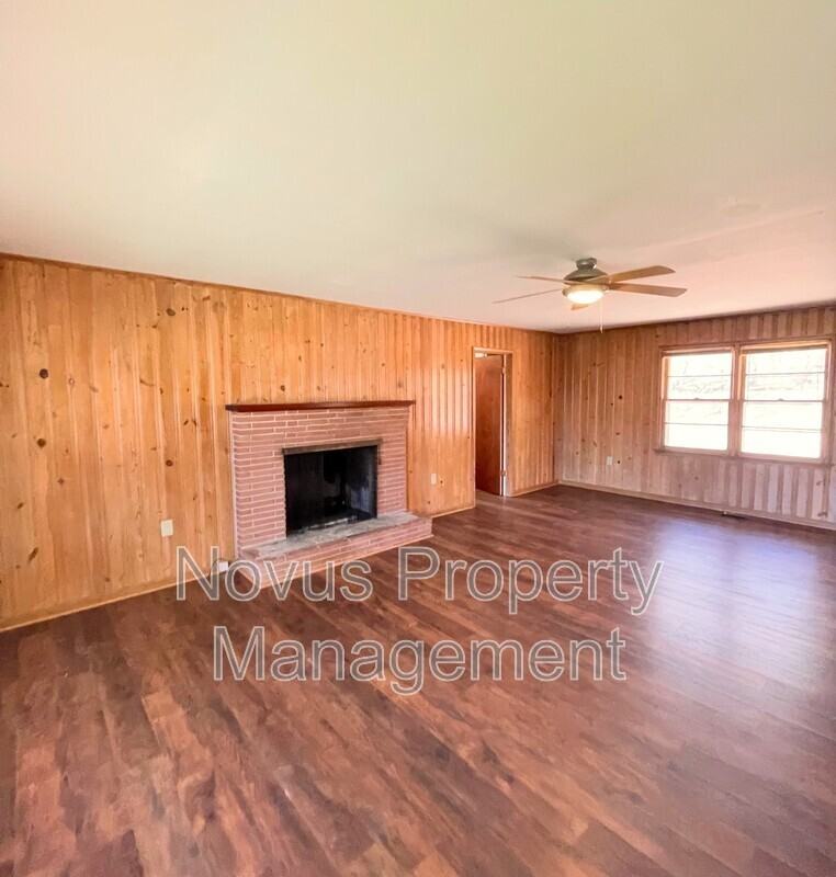 1379 Us - Photo 2 of 16