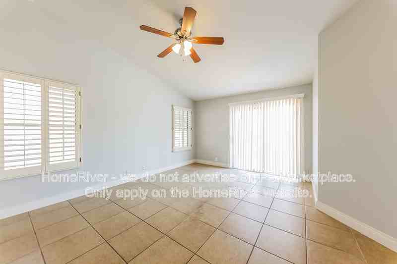 2 W Michelle Dr - Photo 7 of 18