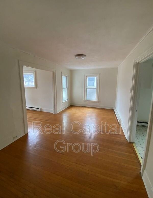 335 Pine St #2UPPERUNIT - Photo 4 of 28