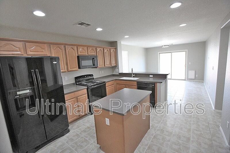 17674 W Maya Way - Photo 6 of 21