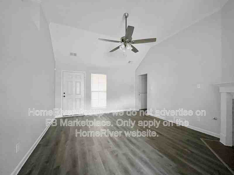 10445 Redmond Cir N - Photo 3 of 25