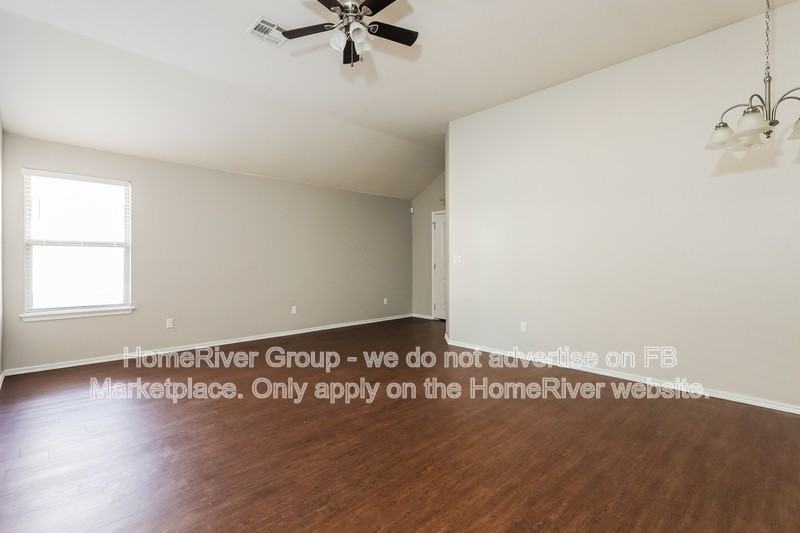 1729 Everglade Ct - Photo 4 of 20