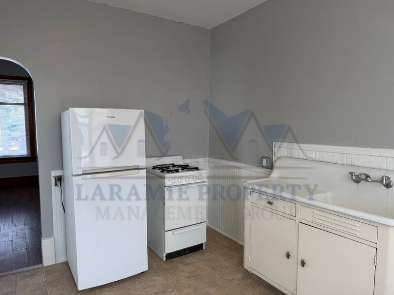 508 E Garfield St #1 - Photo 6 of 8