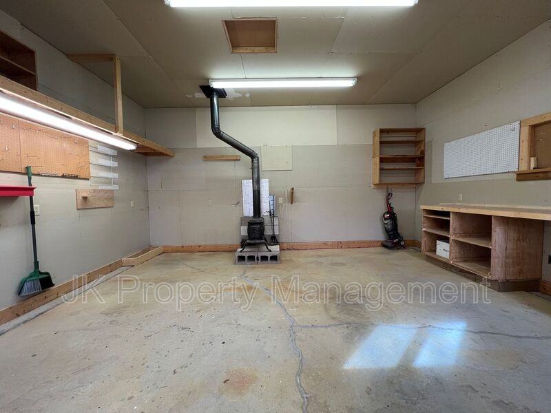 2217 1st Ave S - Photo 4 of 10