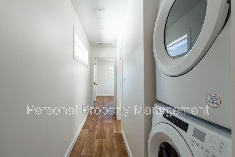 7919 Ne 32nd St #C - Photo 4 of 12